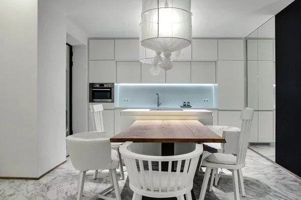 11luxury-white-kitchen-interior-600x400