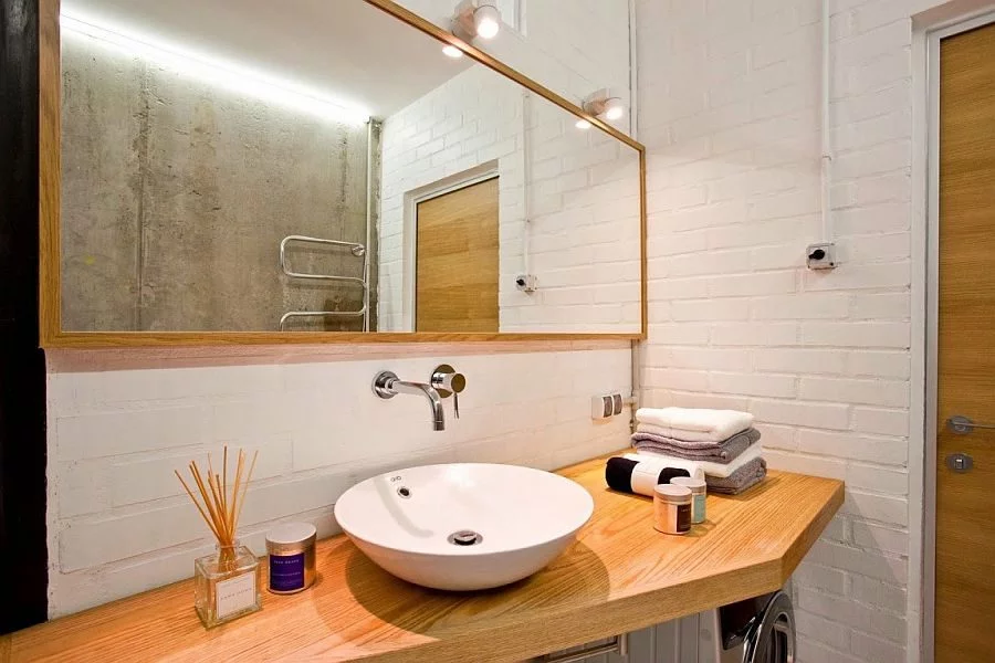 12White-brick-walls-give-the-bathroom-a-vintage-appeal