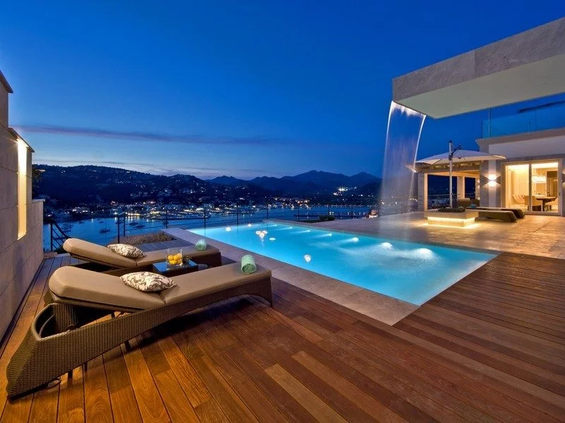 1amazing-pool-with-a-view
