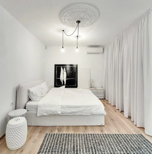 22modern-classic-white-bedroom-600x611