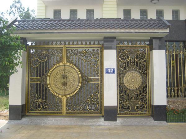 Cổng sắt 2 cánh hoa văn - cổng nhà đẹp