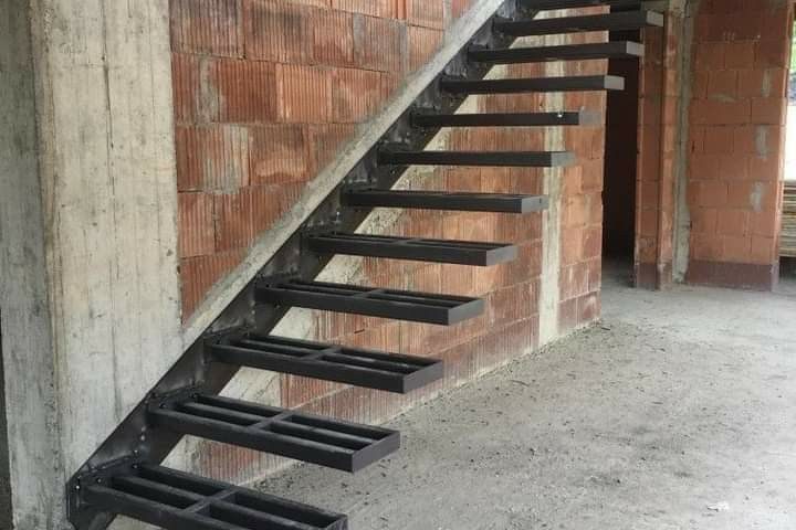 Những lưu ý về cầu thang trong nhà, thông số cầu thang tiêu chuẩn và kết cấu thi công cầu thang sắt 10