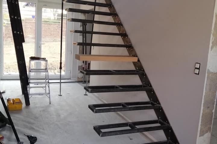 Những lưu ý về cầu thang trong nhà, thông số cầu thang tiêu chuẩn và kết cấu thi công cầu thang sắt 12