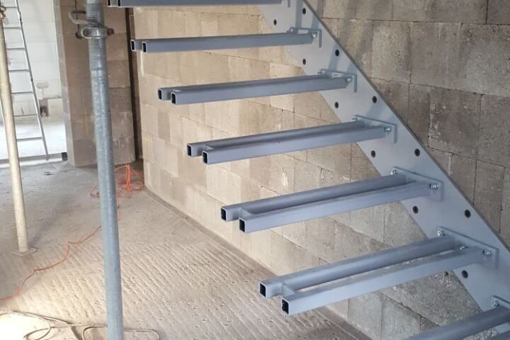 Những lưu ý về cầu thang trong nhà, thông số cầu thang tiêu chuẩn và kết cấu thi công cầu thang sắt 13